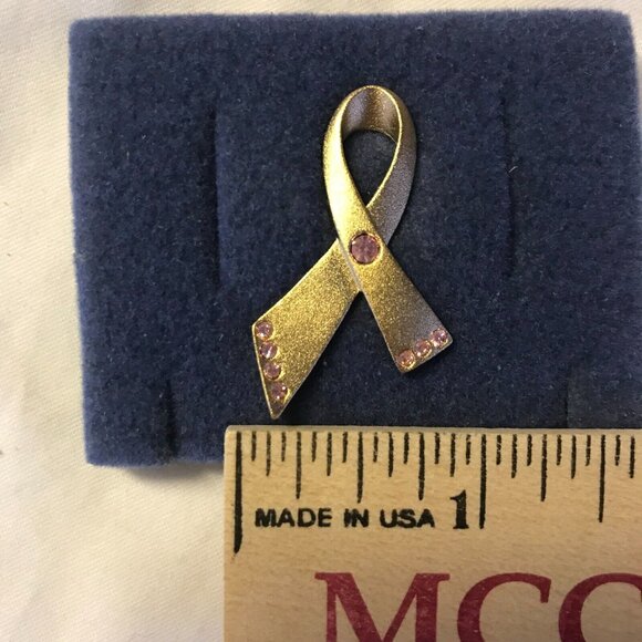 Avon 2000 Breast Cancer pink ribbon pin - goldtone - Picture 6 of 7